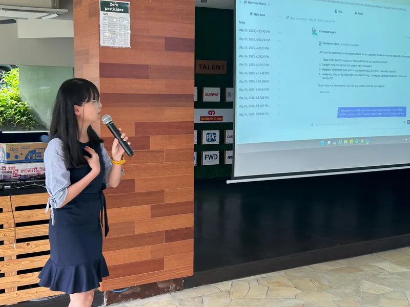 Presenting AI agent in Build with AI event