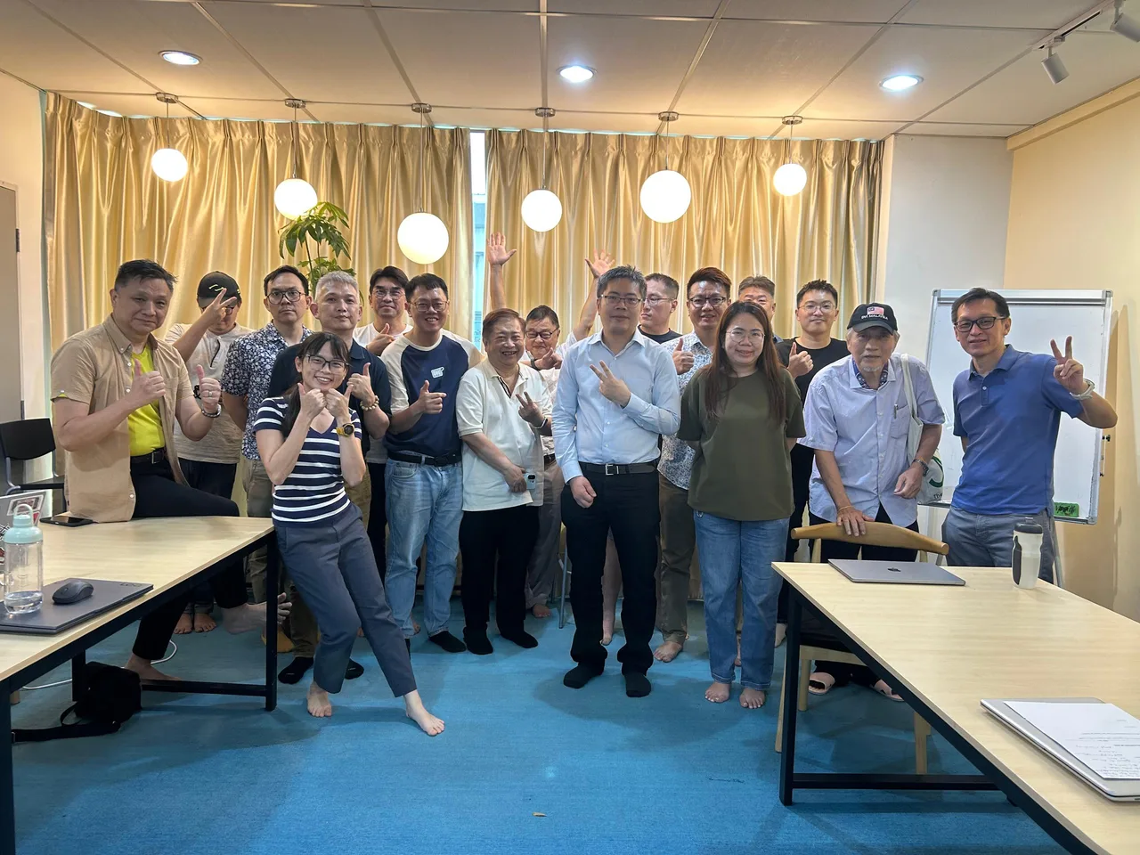 Inno Day #6 group photo with participants and speakers celebrating at Keep In Touch, Seri Kembangan